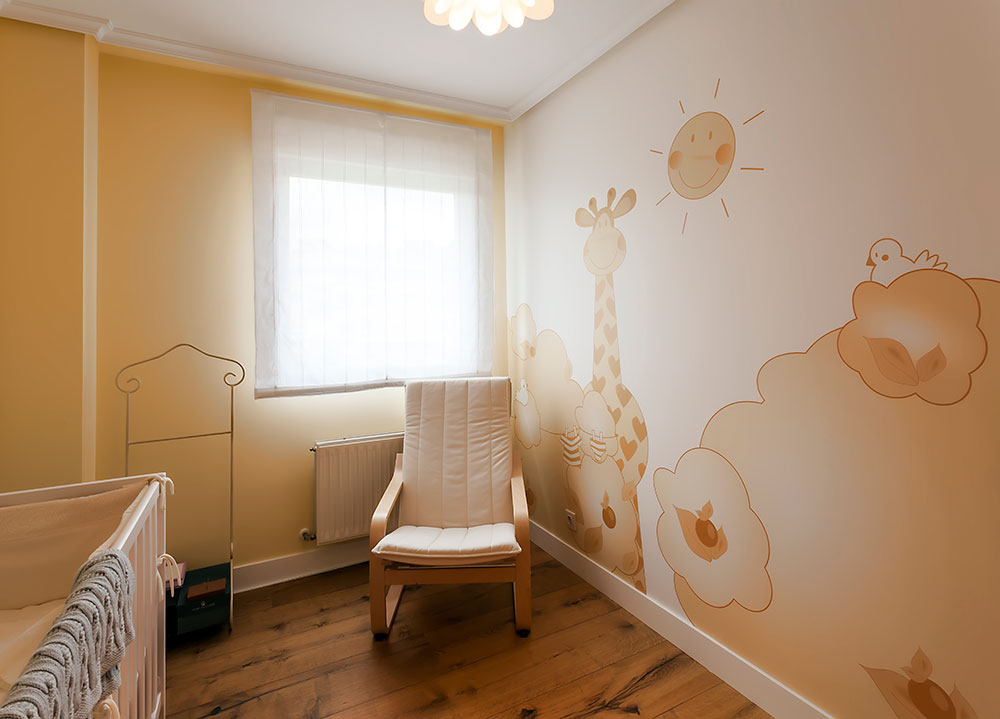 Decoración de habitación para recién nacidos en Bizkaia. Trabajo de Reformas Zuhaldi
